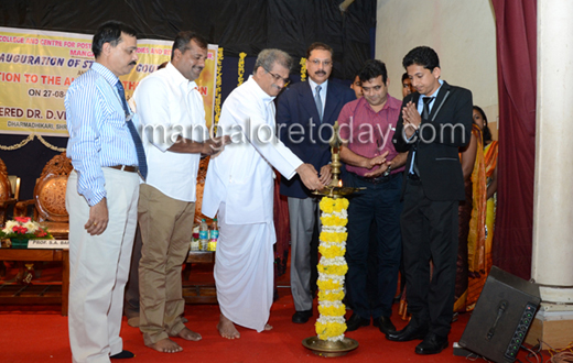 SDM College falicitatting Alumni